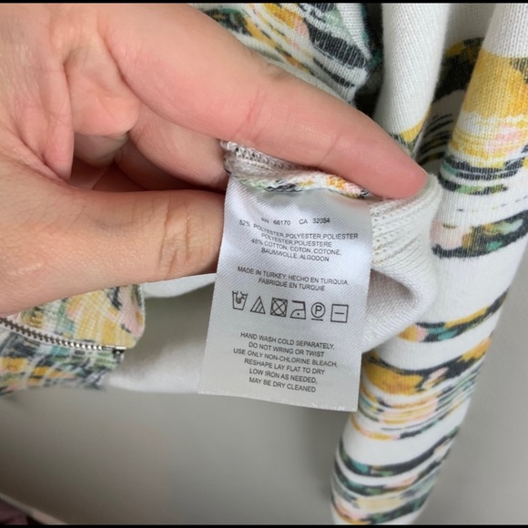 Moth Anthropologie Zip Up Floral Jacket - Picture 6 of 8